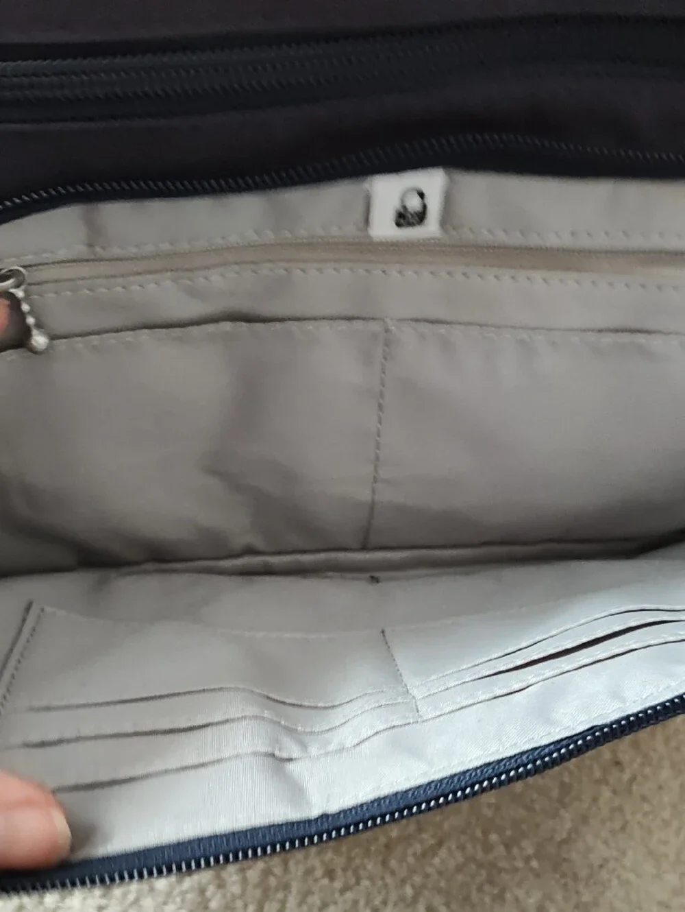 Baggallini compact black